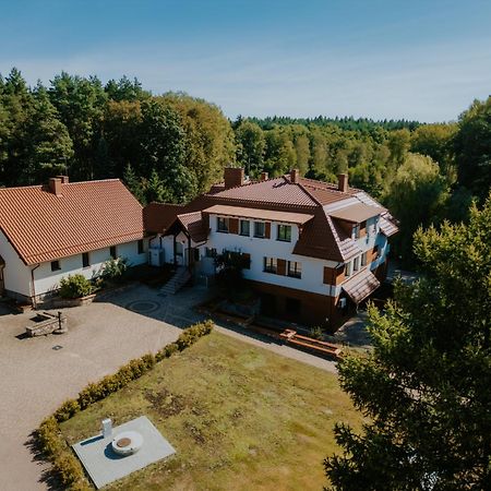 Kwatera W Lesniczowce Czarne Karszanek Exterior foto