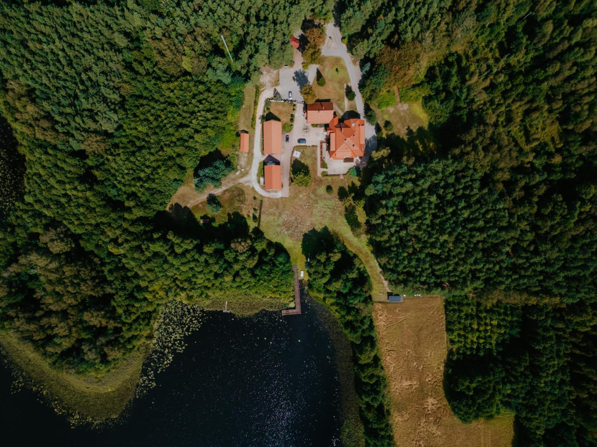 Kwatera W Lesniczowce Czarne Karszanek Exterior foto