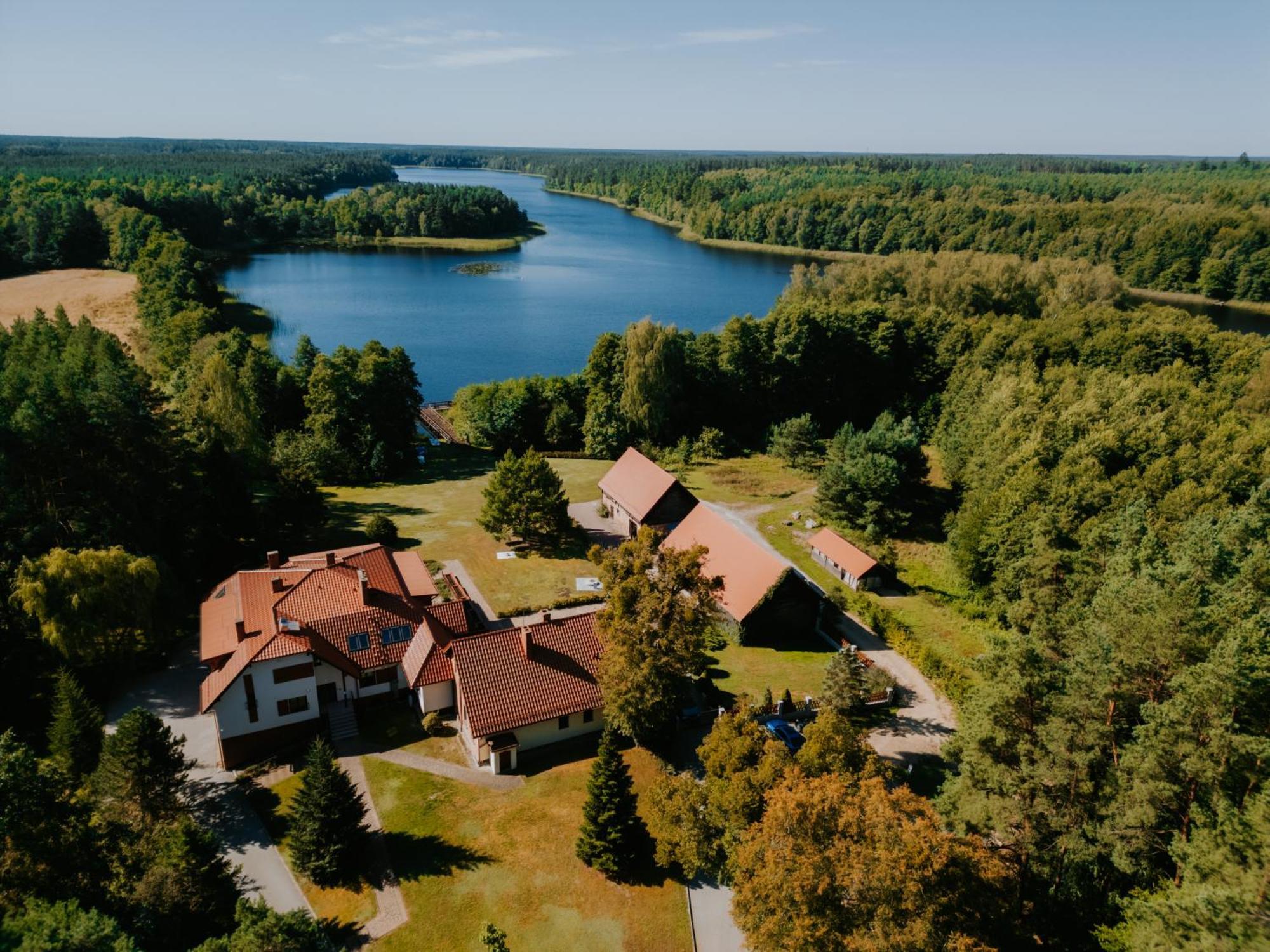 Kwatera W Lesniczowce Czarne Karszanek Exterior foto